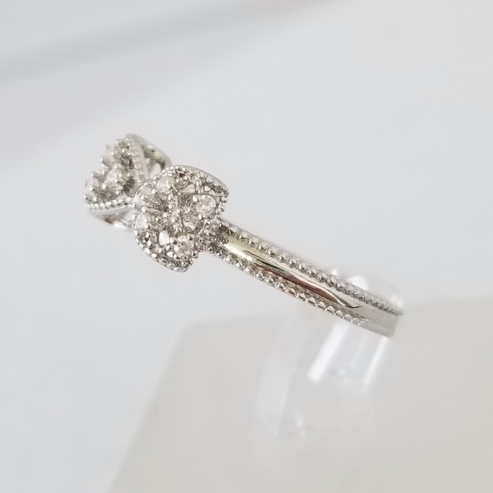 Sterling Silver Bow Ring - Picture 2 of 8